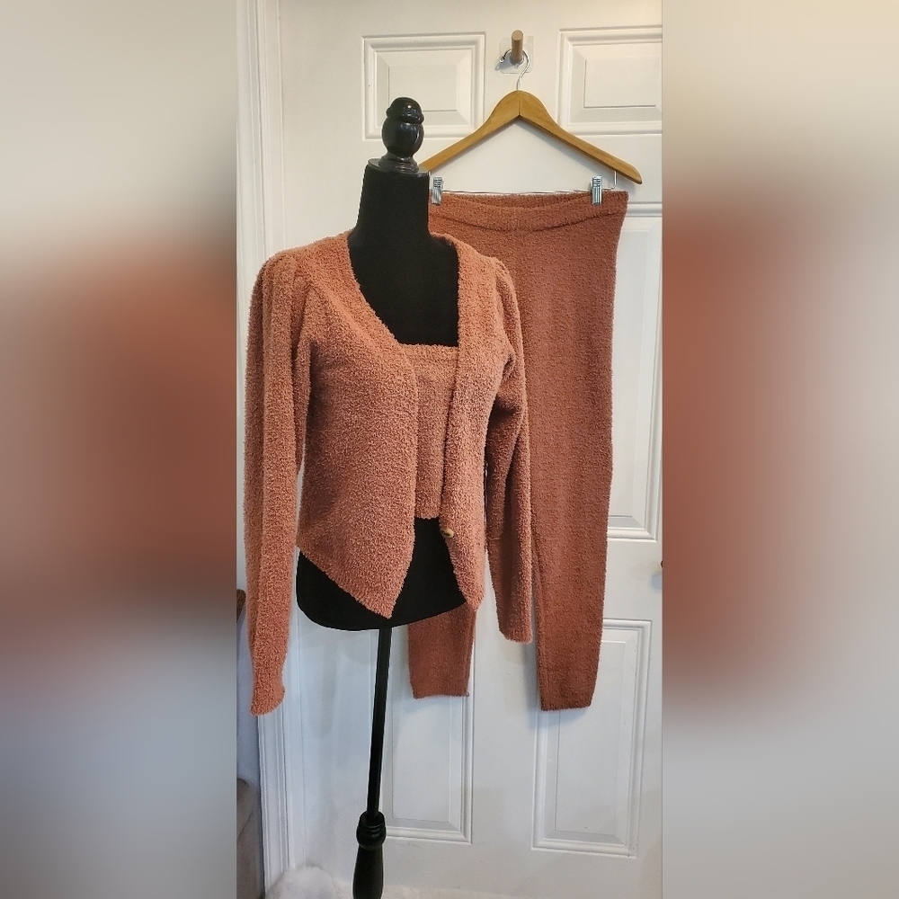 3 Piece Crop Top Sweater and Pant set - Picture 10 of 10